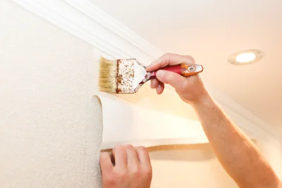 Pose de papier peint à Perreux — revêtements muraux et toiles de verre